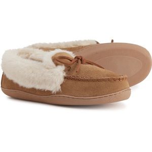 NWT CLARKS INDOOR/OUTDOOR Genuine Suede Slippers Moccasins